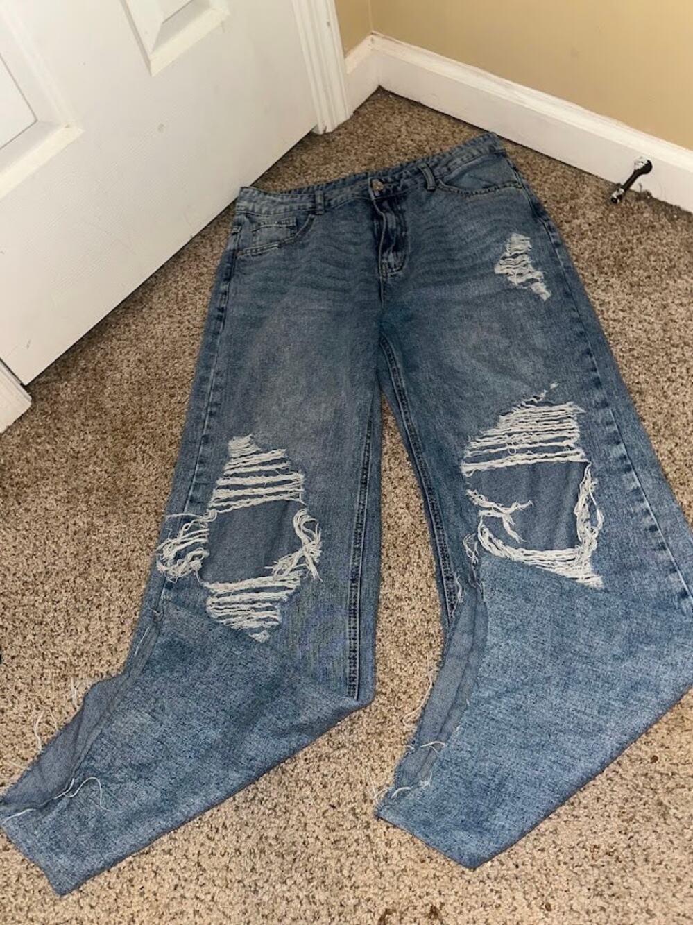 Women’s Large 8/10 Distressed Baggy Wide Leg Jeans Ripped Denim